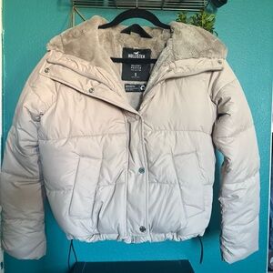 Hollister Women's Cream Tan Faux Fur Lined Puffer Jacket Winter Snow Ski Cold